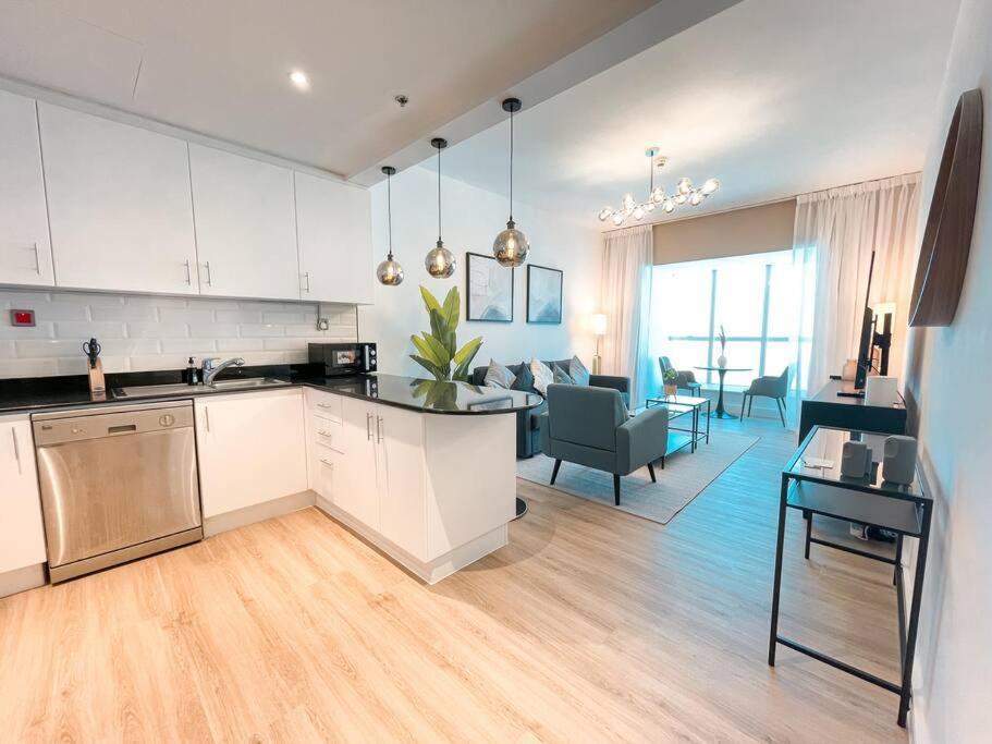 Elite - Modern 1br With Full Sea View Apartment *
